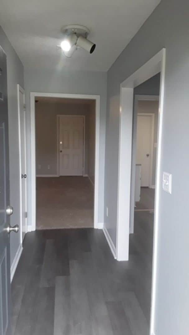 Building Photo - 712 E Gardendale Dr