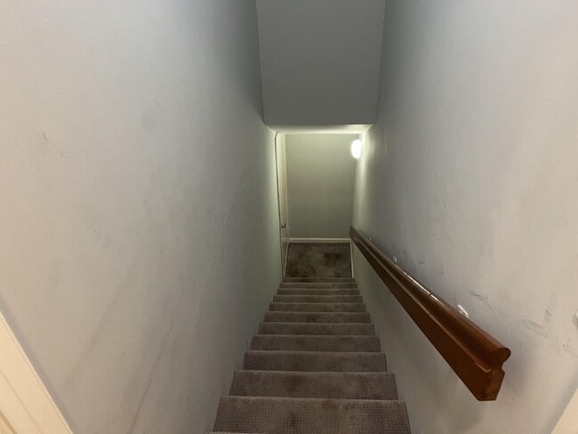 Building Photo - 5740 Coach House Cir