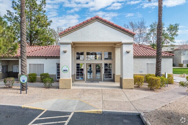 Foto del edificio - La Fontaine at Sun City