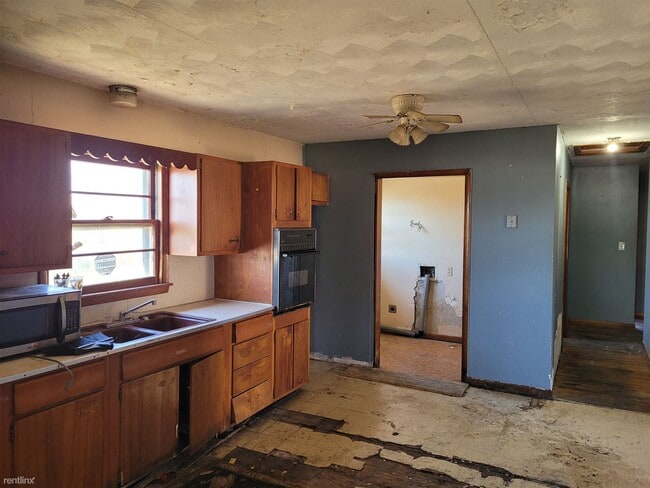 Building Photo - 3 br, 1 bath House - 13348 U.S. 231