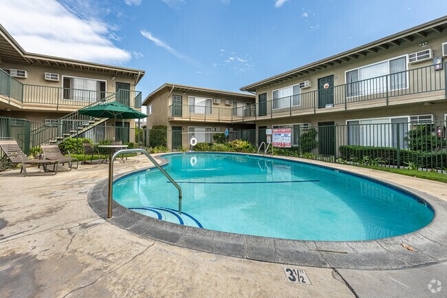 Piscina - Woodruff Village