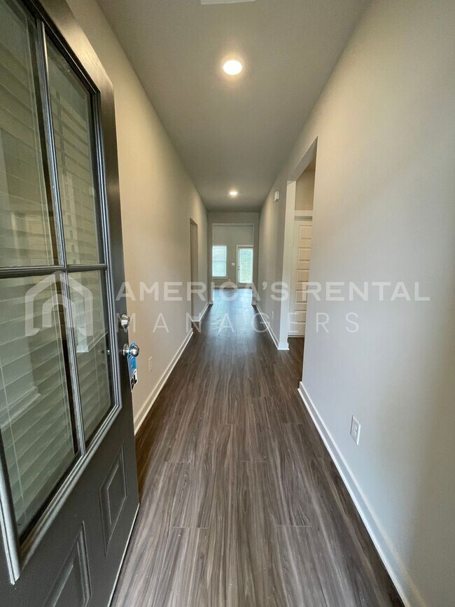 Foto del edificio - Home for Rent in Weaver, AL!!! Available t...