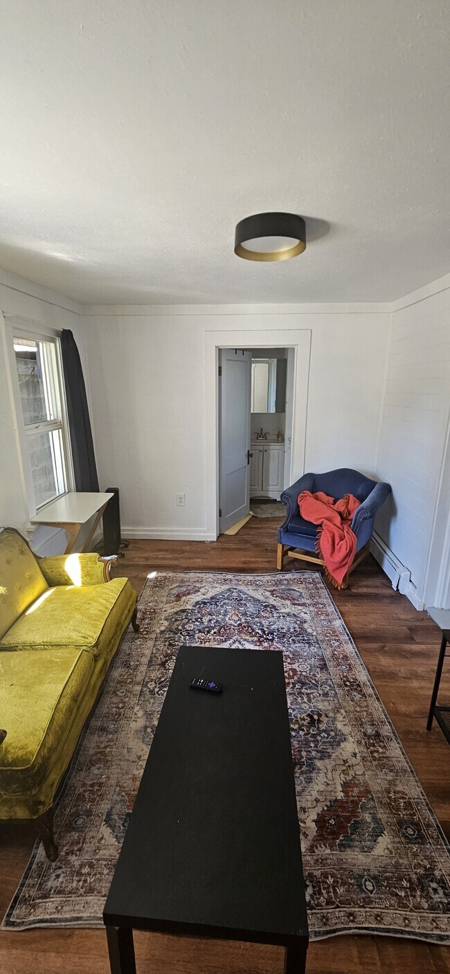 Foto del edificio - 1015 Pine Ave