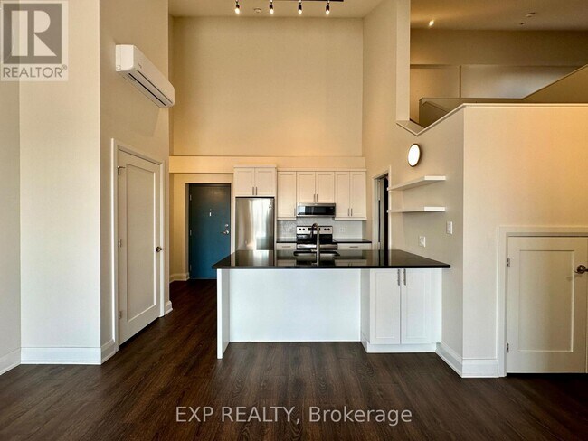 Photo du bâtiment - 33 Maple Grove Rd