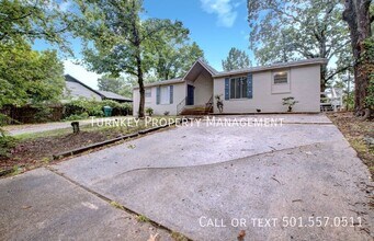 Building Photo - 8819 Tanya Dr