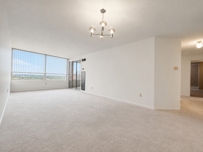 Building Photo - Suite 1103-330 Alton Towers Circle