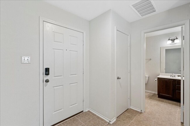 Building Photo - 142 Rummel Dr