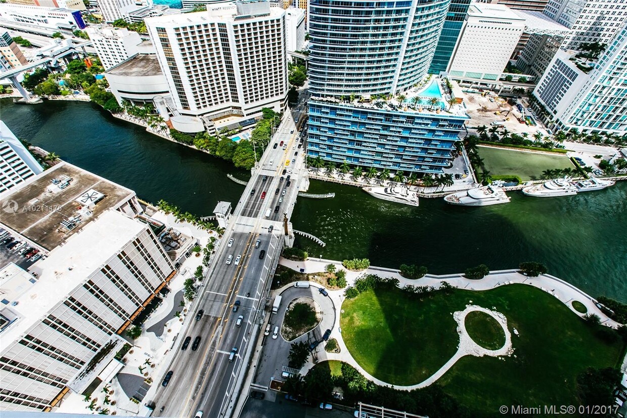 Foto principal - 485 Brickell Ave