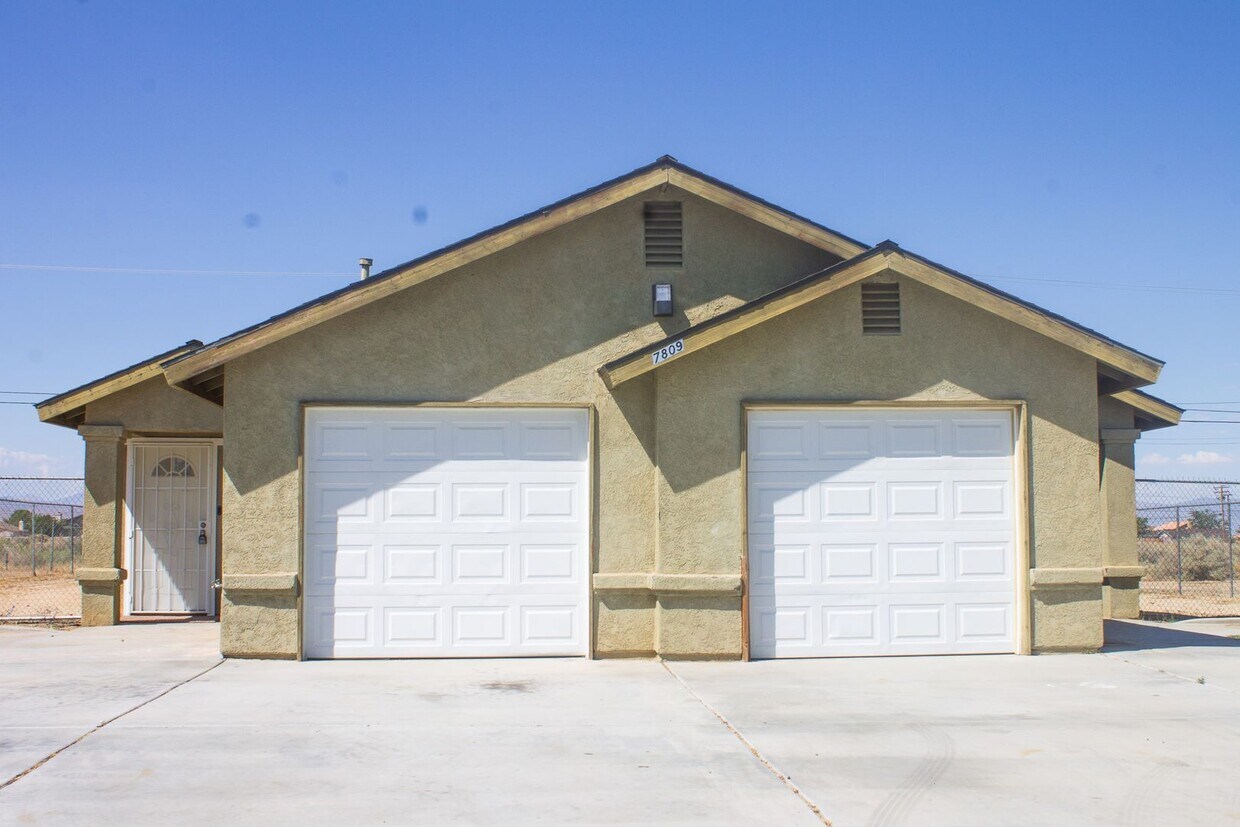 7809 Walpole Ave Unit Apt A, California City, CA 93505 Room for Rent