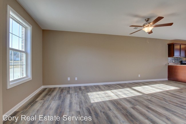 Building Photo - 975 Big Sky Dr