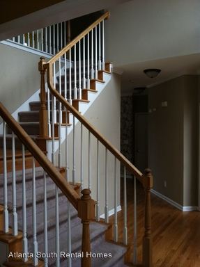 Building Photo - 100 Saddle Ridge Way