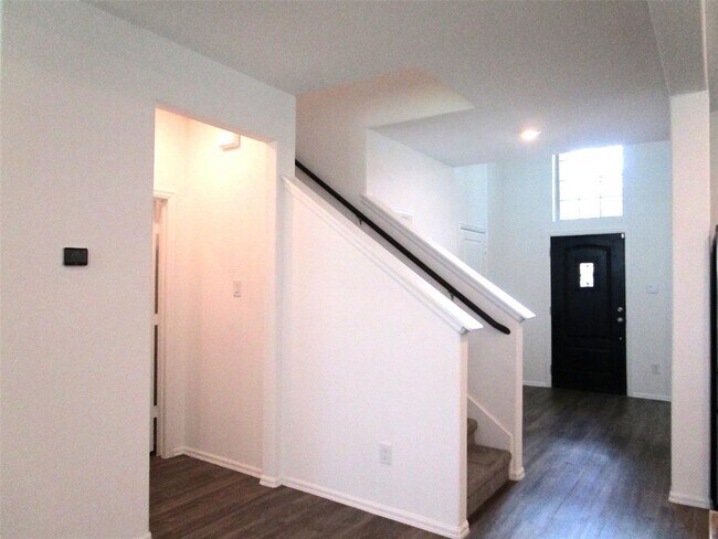 Foto del edificio - 9323 Darby Knoll Wy