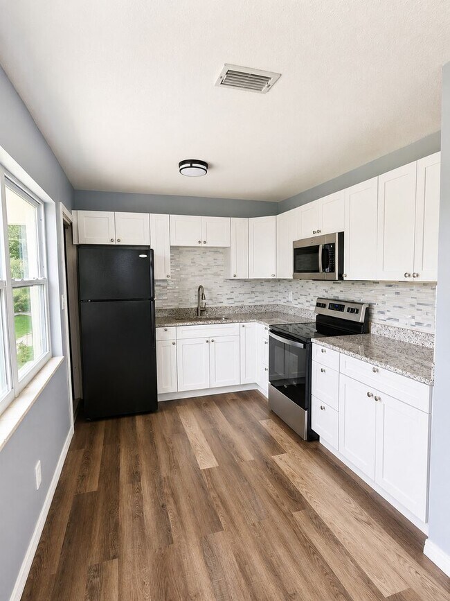 Foto del edificio - Charming Remodeled 2-Bedroom Duplex Near Fossil Park – $1,000 Move-In Special!