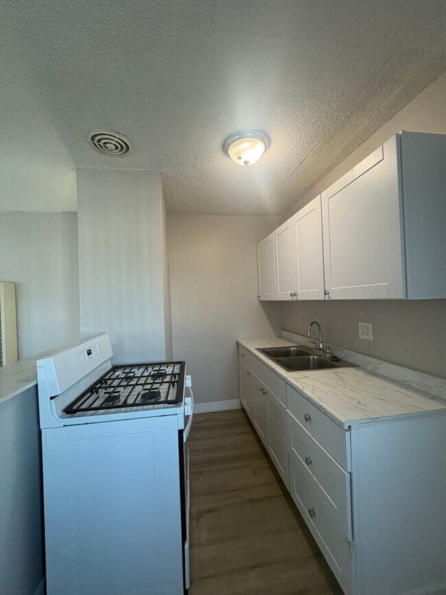 Interior Photo - Marine Bay Apartments
