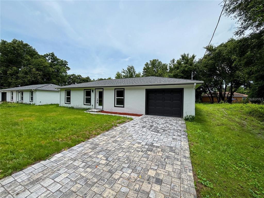 Foto principal - 3326 Albatross Ave