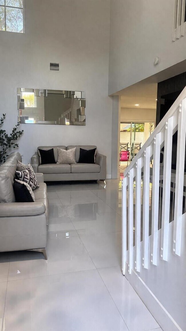 Building Photo - 11460 SW 73rd St