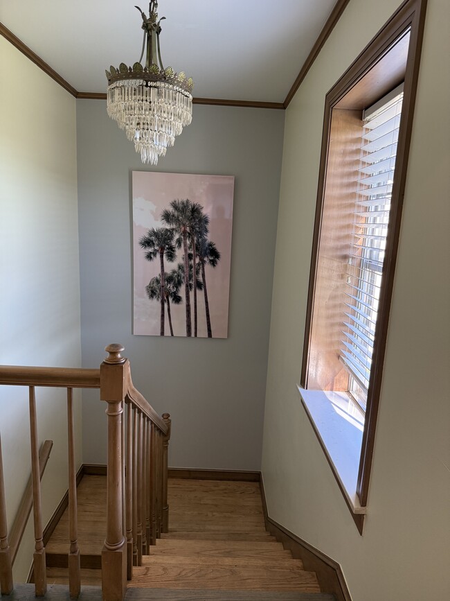 STAIRS - 6507 Avondale Dr
