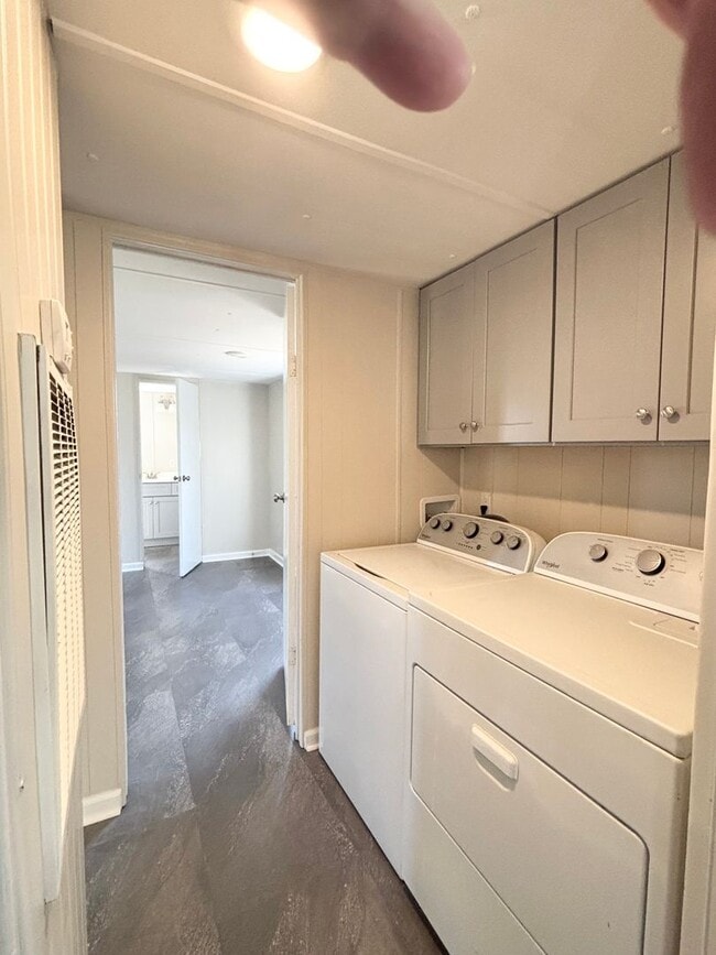 Building Photo - 2 Bed 2 Bath Remodeled Mobile Home