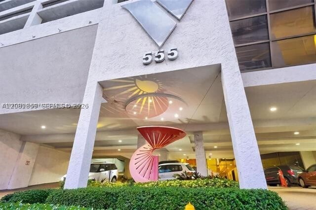 Foto del edificio - 555 NE 15th St