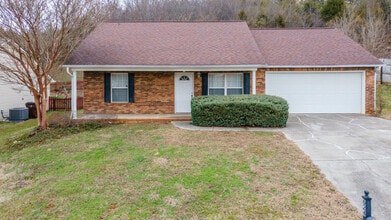 Building Photo - 624 Drakewood Rd