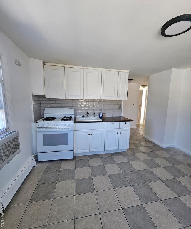 Foto del edificio - 196 S Franklin St