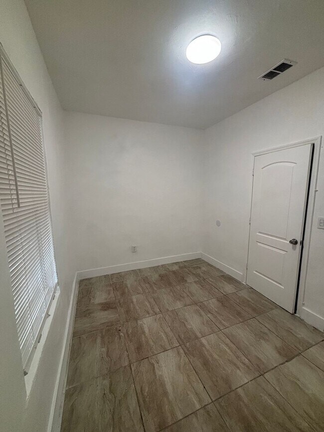 Building Photo - Apartment in the Heart of Little Havana!