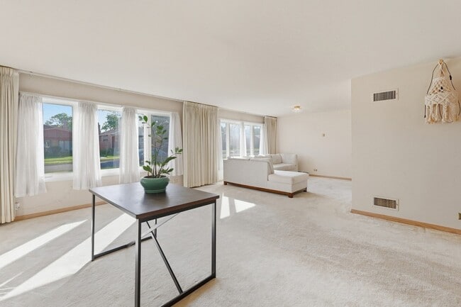Foto del edificio - 9020 S Constance Ave