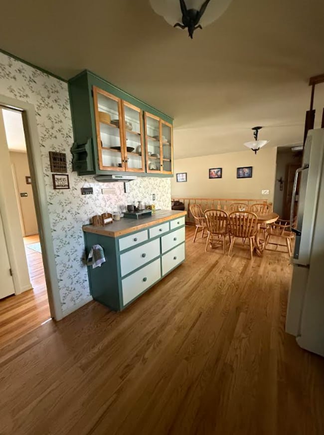 Foto del edificio - Beautiful 3 Bed, 2 Bath Stand-Alone Home | Furnished or Unfurnished Options