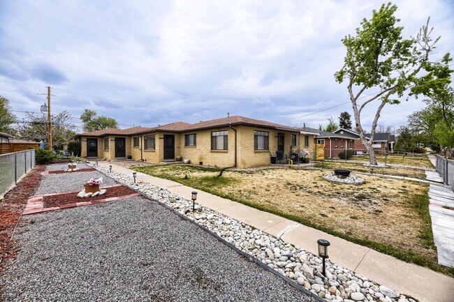 Building Photo - Sunny 1 bed, 1 bath near Wash Park - Available NOW!