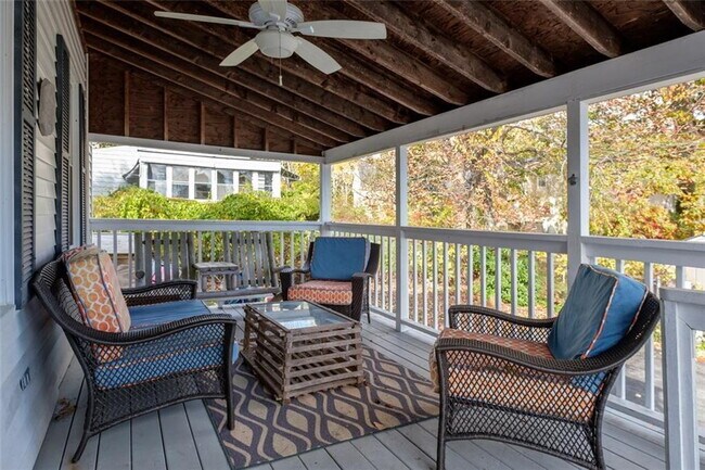 Foto del edificio - Winter Rental, Spacious Coastal Retreat Ju...