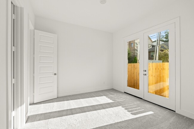 Building Photo - 1309 Rosewood St