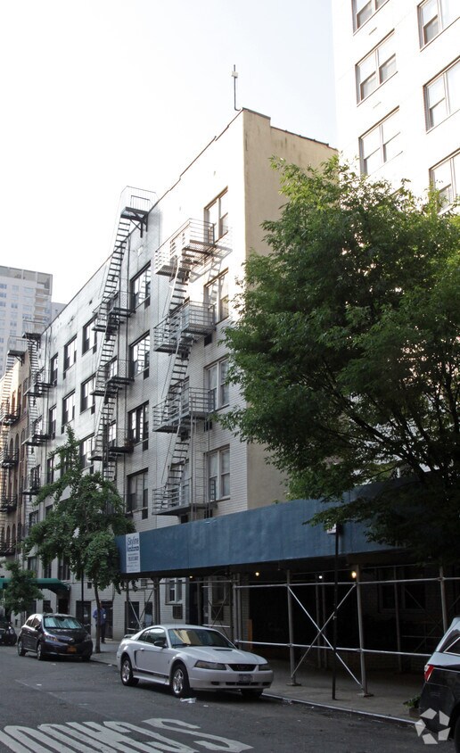 Primary Photo - 414 E 77th St