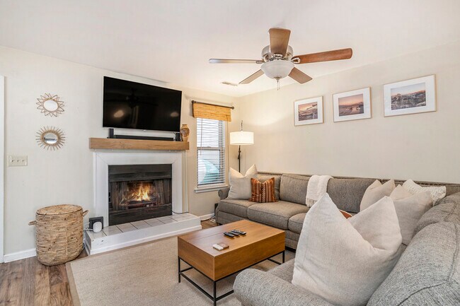 Sala de estar - 1261 Marshview Dr