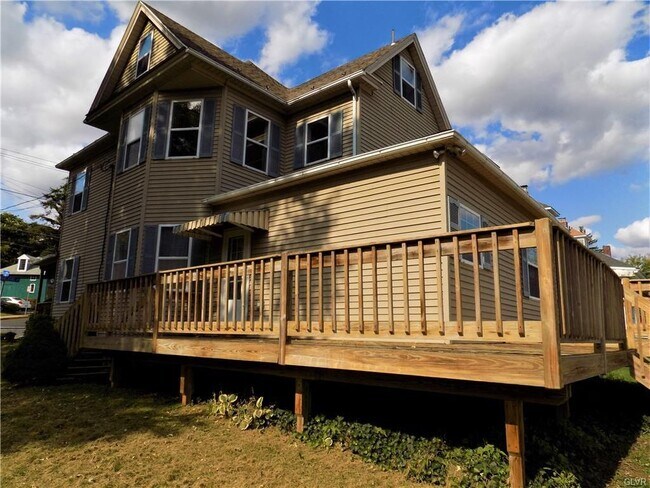 Building Photo - 2280 Freemansburg Ave