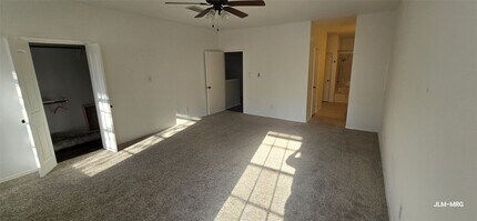 Building Photo - 17471 Red Oak Dr