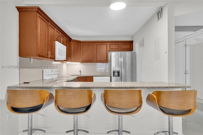 Foto del edificio - 9355 SW 8th St