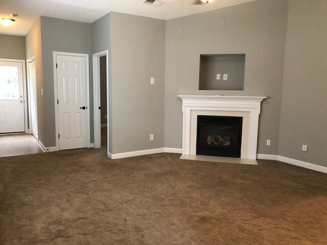 Building Photo - Waxhaw Location!