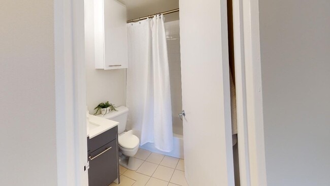 Building Photo - 1326 West 13th