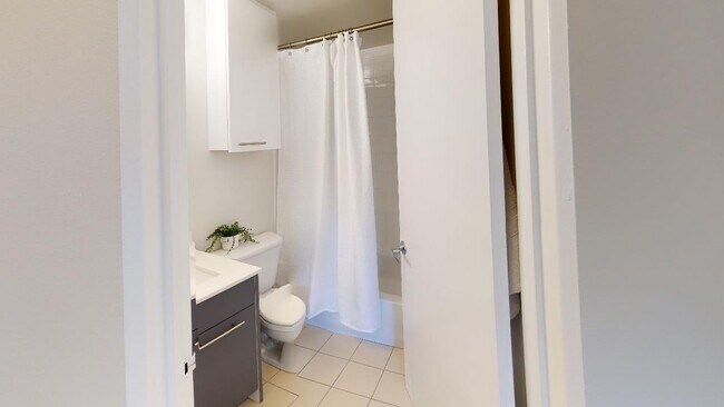 Photo du bâtiment - 1326 West 13th