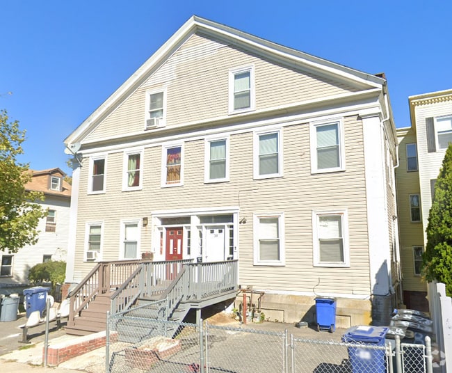 Building Photo - 38 Forest St