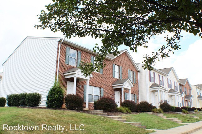 Foto del edificio - 520 Pheasant Run Cir
