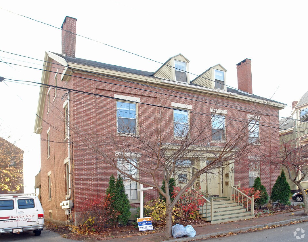 Building Photo - 86 Winter St