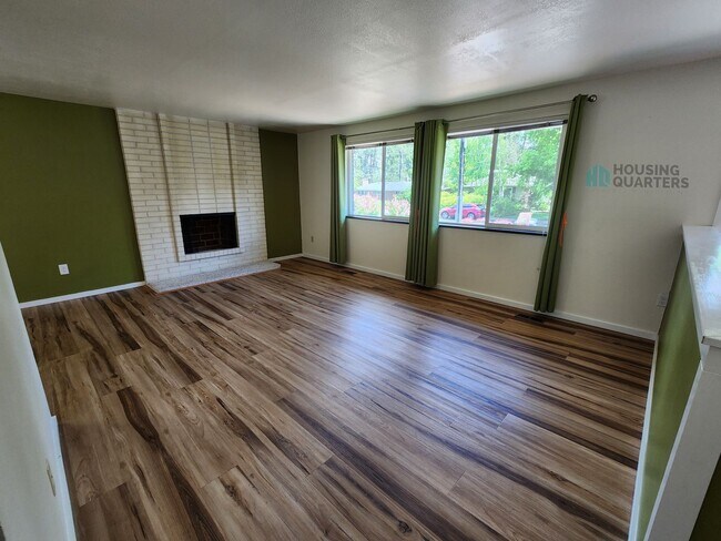 Foto del edificio - Single family home with large back yard!