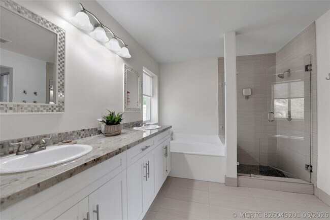 Foto del edificio - 1070 Bluewood Terrace