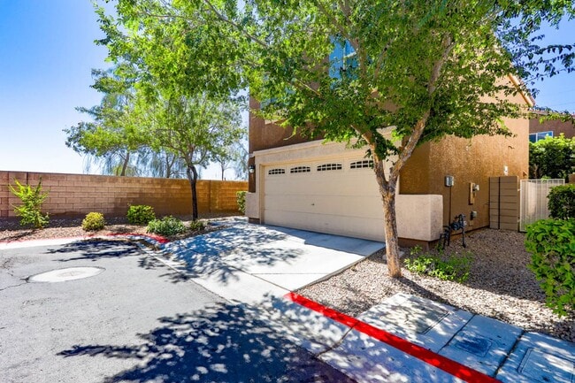 Building Photo - 3 Bath Southwest Cul de Sac Home