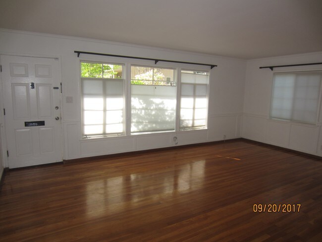 Foto del edificio - 356 S Linden Dr