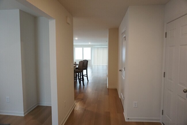 Building Photo - 3BR/2BA with 2 Car Garage in the New Cherr...