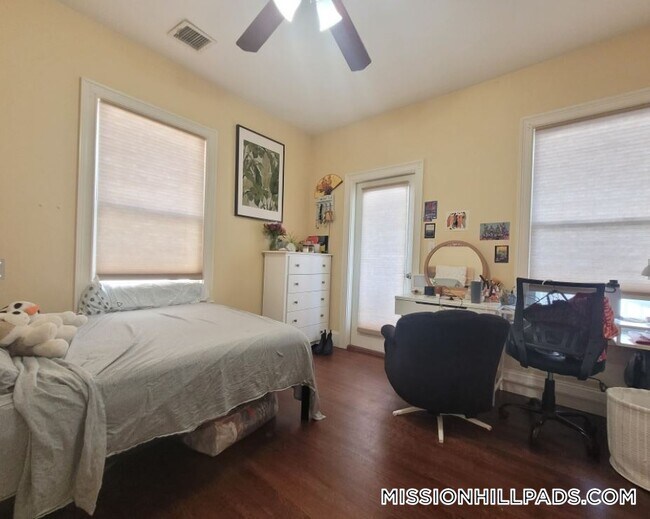 Foto del edificio - 81 Hillside St