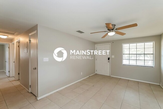 Foto del edificio - 3 Bedroom Pet-Friendly Home in Tampa, FL with Main Street Renewal