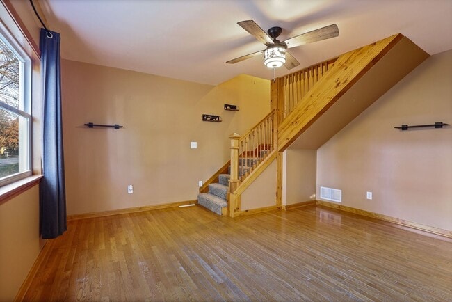 Building Photo - Charming 2 Bedroom Home with Pole Barn Gar...